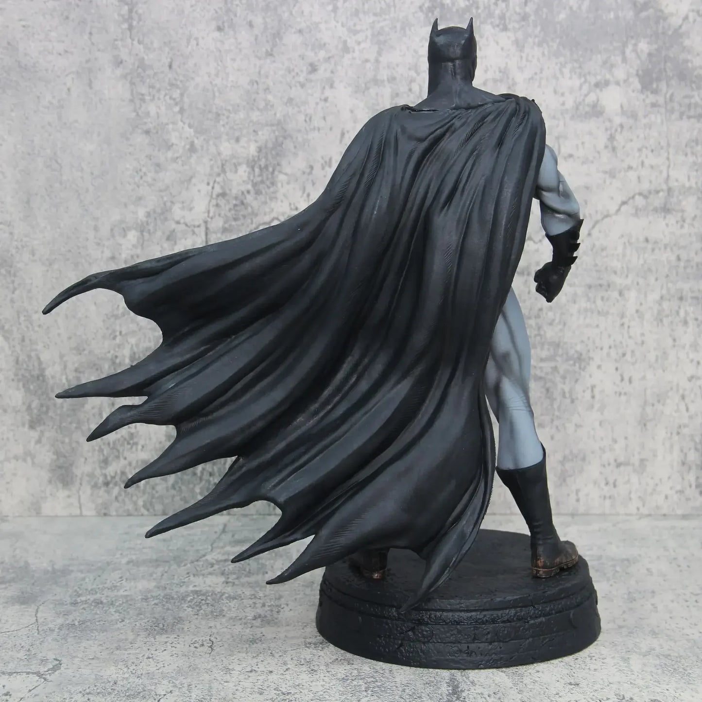 Giant 38cm Dark Knight Batman Anime Figurine Model Ornament Toys Gk Action Figure Justice League Standing Batman Ornament Gift