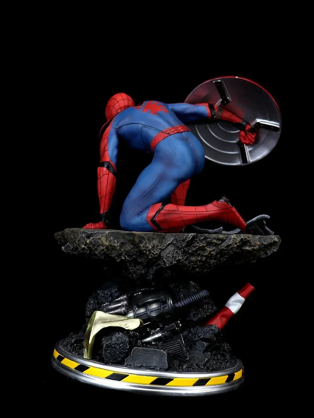 40cm 1/4 Marvel Spiderman Statue Captain America Shield Spider Man Statue Gk Figure Resin Personalized Creative Collect Gift