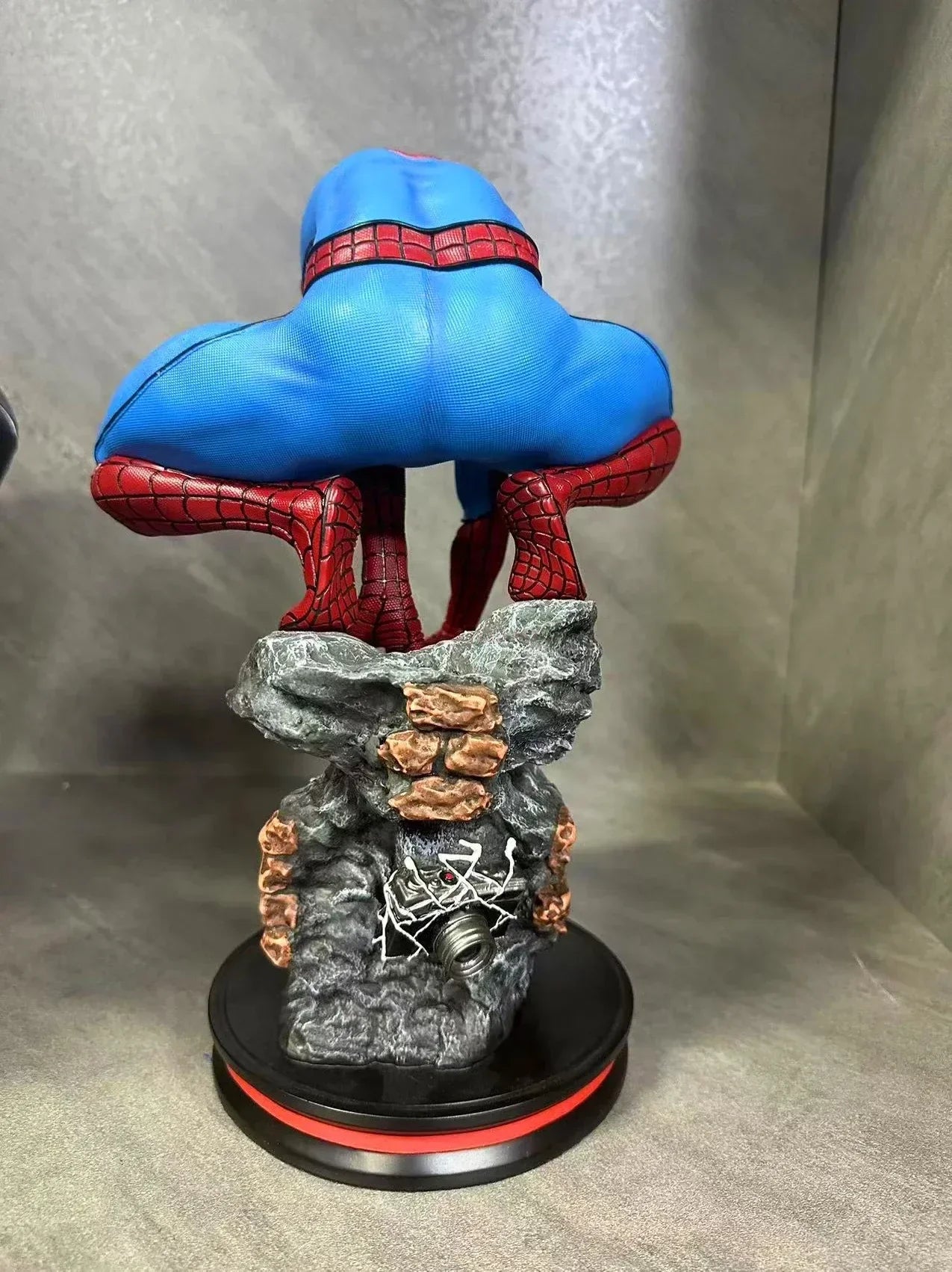 40cm 1/4 Marvel Spiderman Statue Captain America Shield Spider Man Statue Gk Figure Resin Personalized Creative Collect Gift