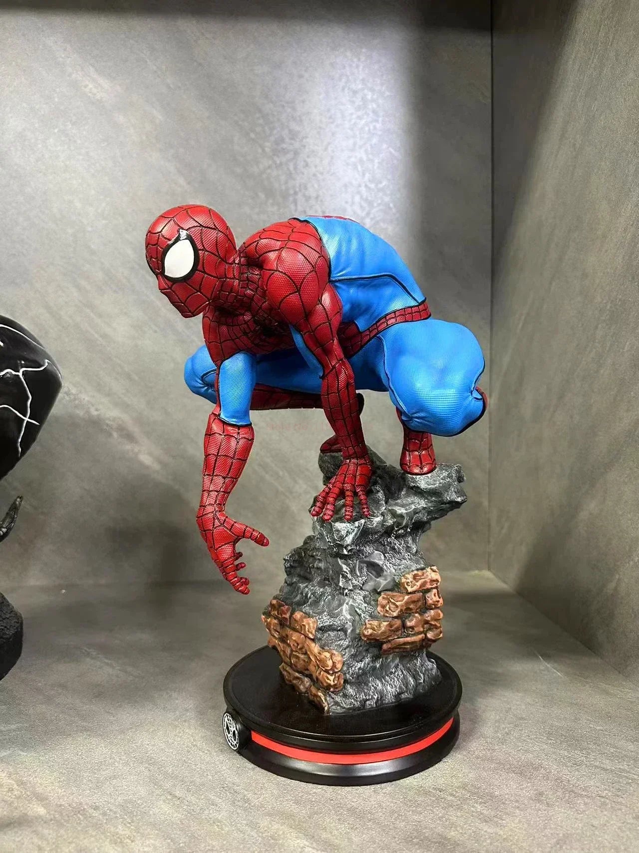 40cm 1/4 Marvel Spiderman Statue Captain America Shield Spider Man Statue Gk Figure Resin Personalized Creative Collect Gift