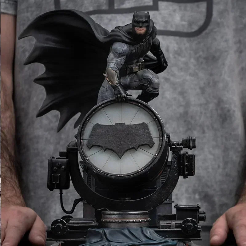 Iron Studios Zack Snyder'S Justice League Action Figure Original 1/10 Batman Anime Figure Pvc Desk Decoration Toys For Boy Gifts