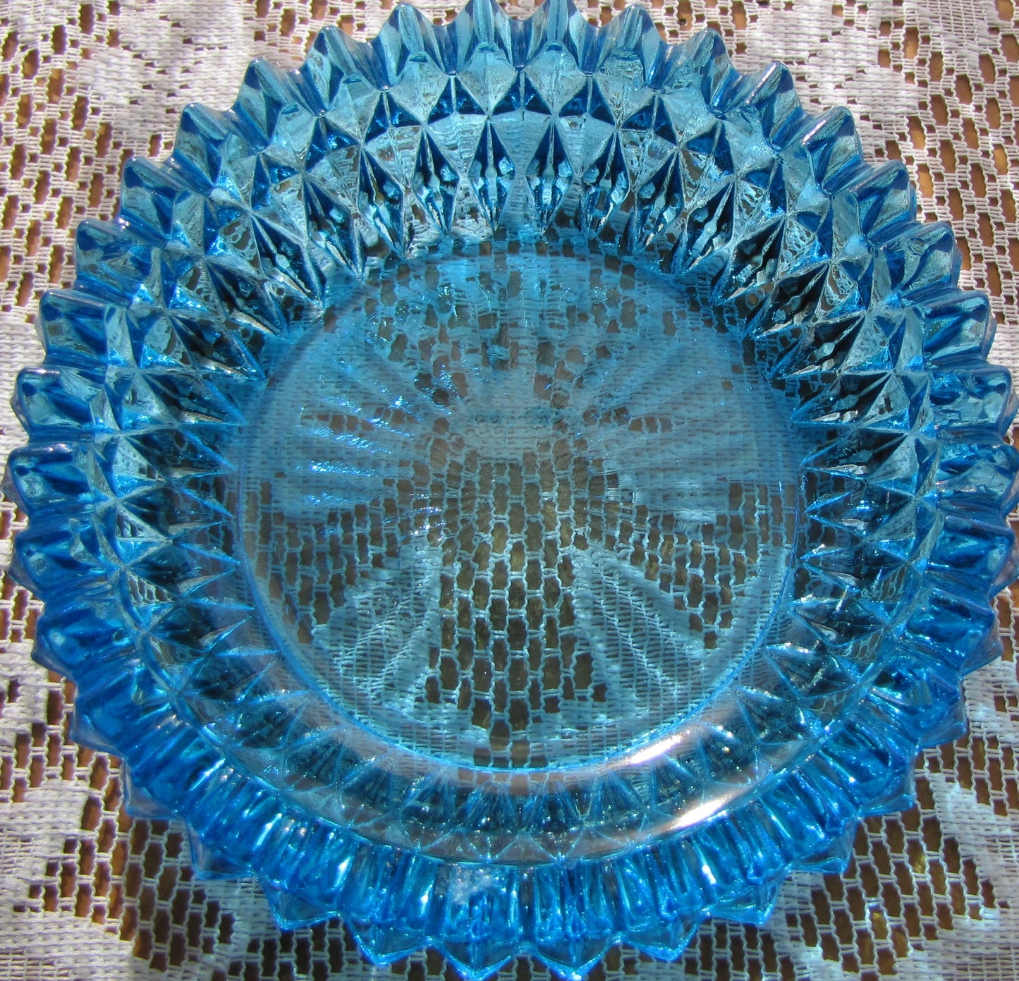 Indiana Diamond Point Blue Glass Candy/Powder Dish with Lid, Used, Excellent Condition