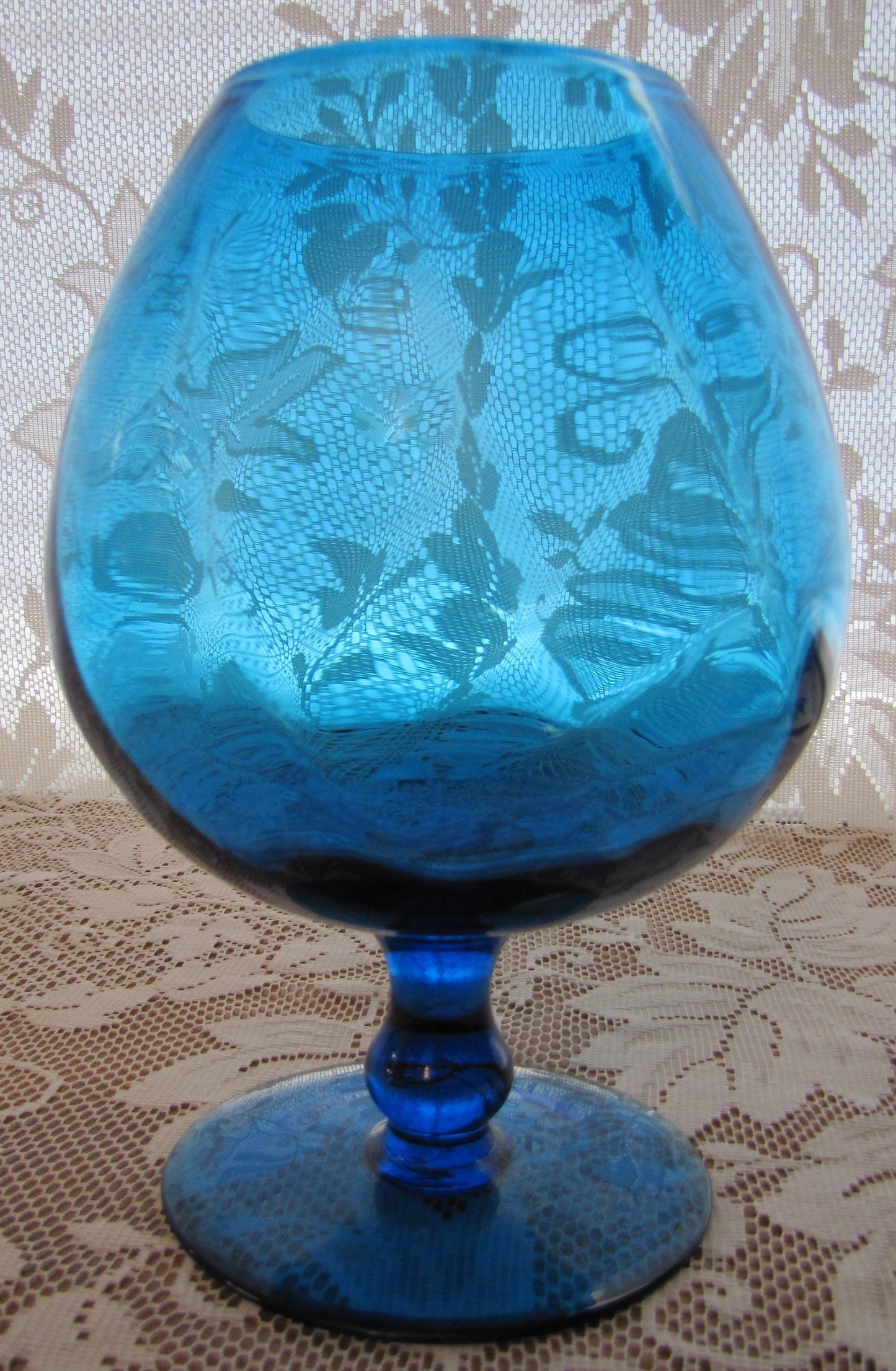 Vintage; Emboli Aquamarine Blue/Green Vase Center piece, 9" Tall , Used, Excellent Condition