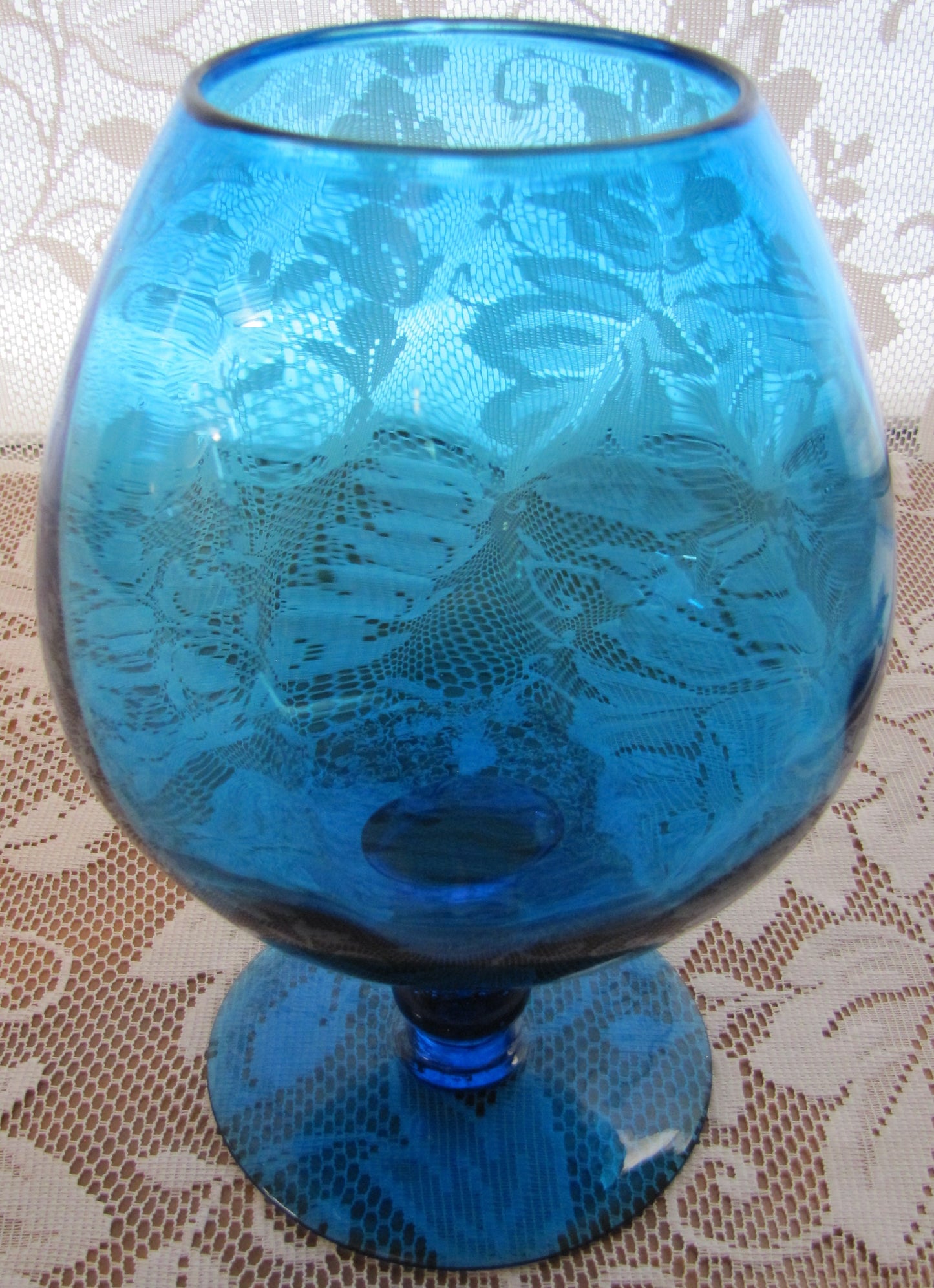 Vintage; Emboli Aquamarine Blue/Green Vase Center piece, 9" Tall , Used, Excellent Condition