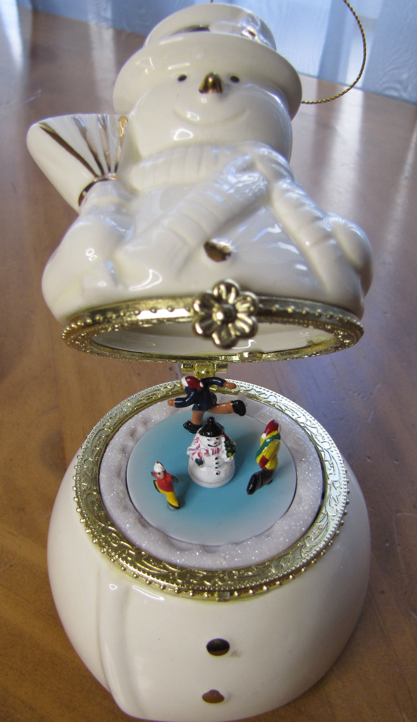 2010 Mr Christmas Gold Edition Porcelain Music Box Set of 4, Tree, Snowman, Angel, Train.  Batch 6447, white with gold trim and box.