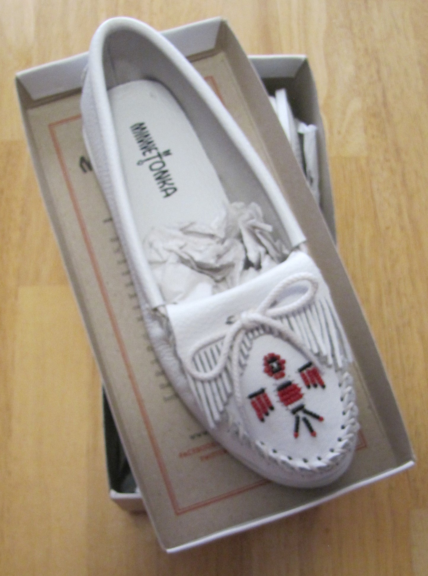 Moccasins by Minnetonka Women Size 9 White Leather Slip on Beaded Design SIZES 9 & 10