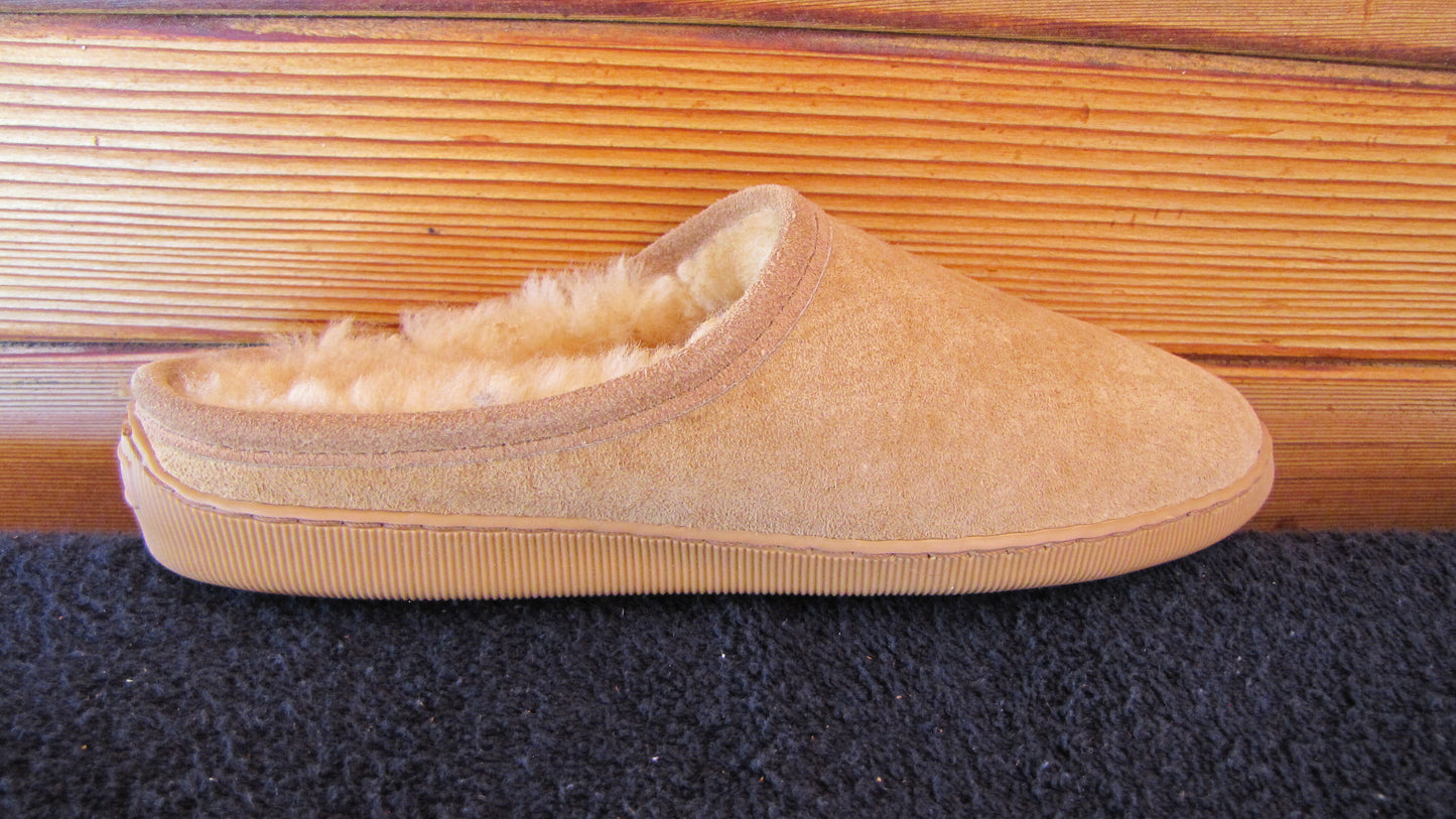 Moccasins by Minnetonka Woman size 5 Slip on Slipper Style, Tan Suede