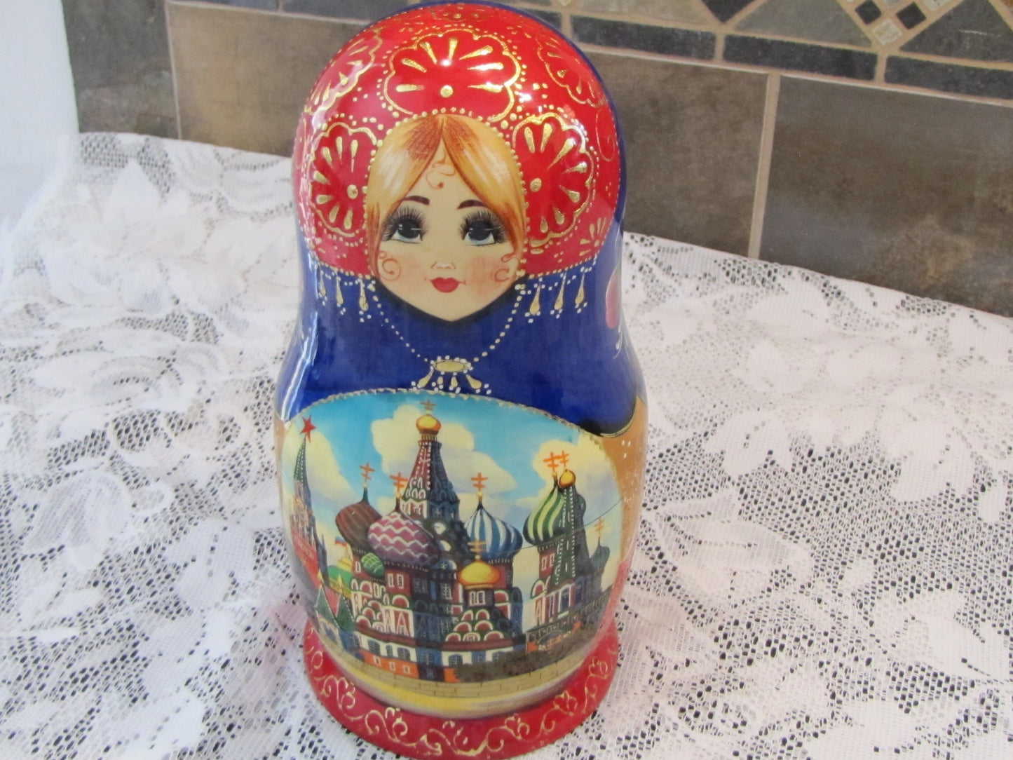 Vintage; Russian Nesting Doll, Mocuba, X72 , 7 total , 6 internal dolls