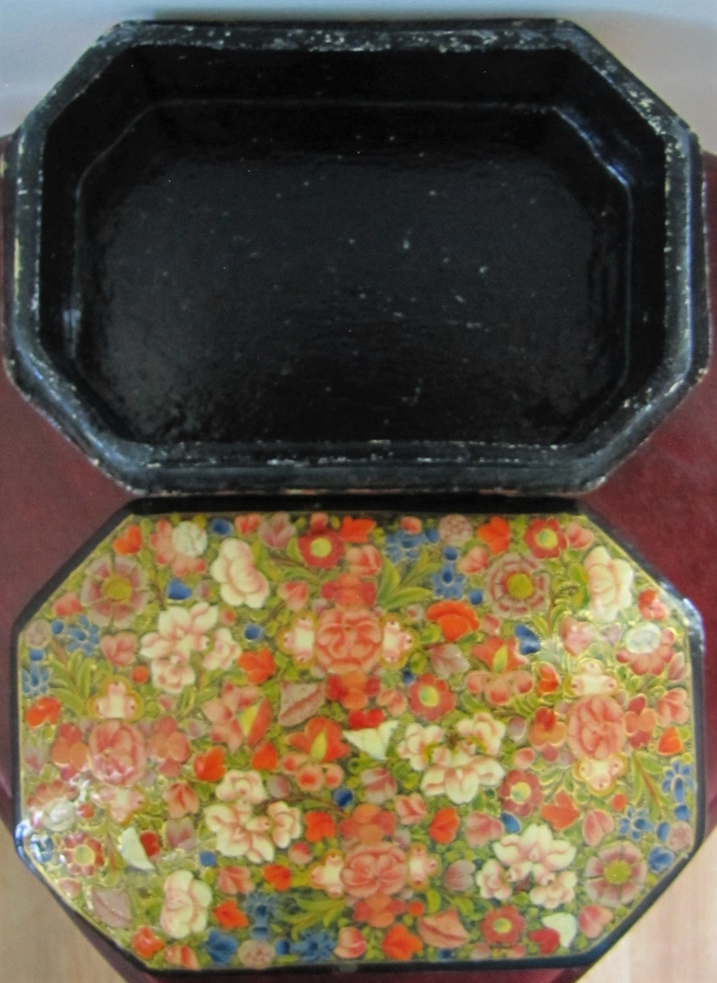 Vintage Jewelry box. Flower design,  Pre 1989