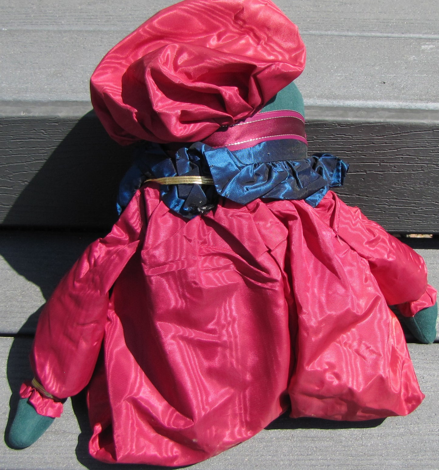 Vintage, rare collectable, Sowing frog Doll,  set of 3 ea , Purple red, w/LaPettite Button, Puerl Lapel pin 1.5" x 1.75"