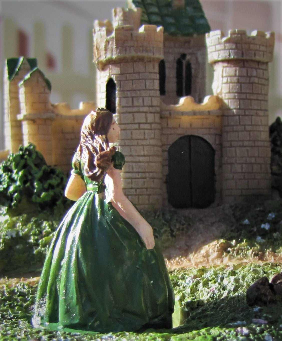 2010 Irish Castle Music Box, 6"h x 6"w